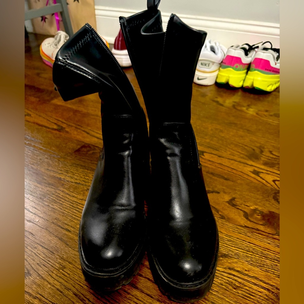 Dolce Vita Black Combat Moto Boots with Zipper Closure